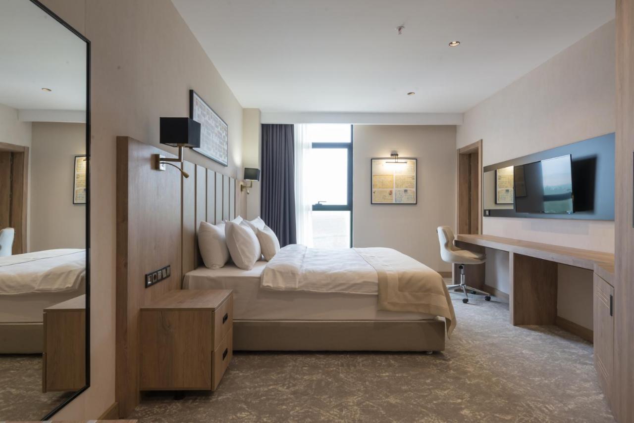 Ramada Plaza By Wyndham Batman Hotel Eksteriør billede