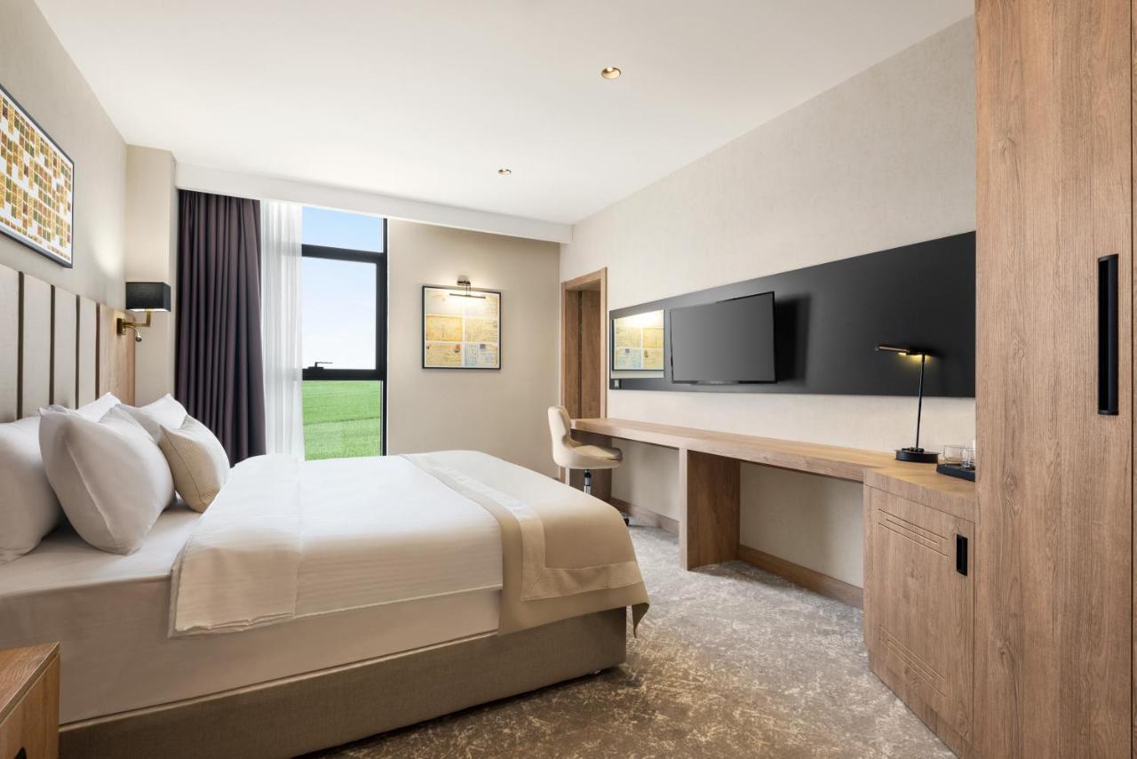 Ramada Plaza By Wyndham Batman Hotel Eksteriør billede