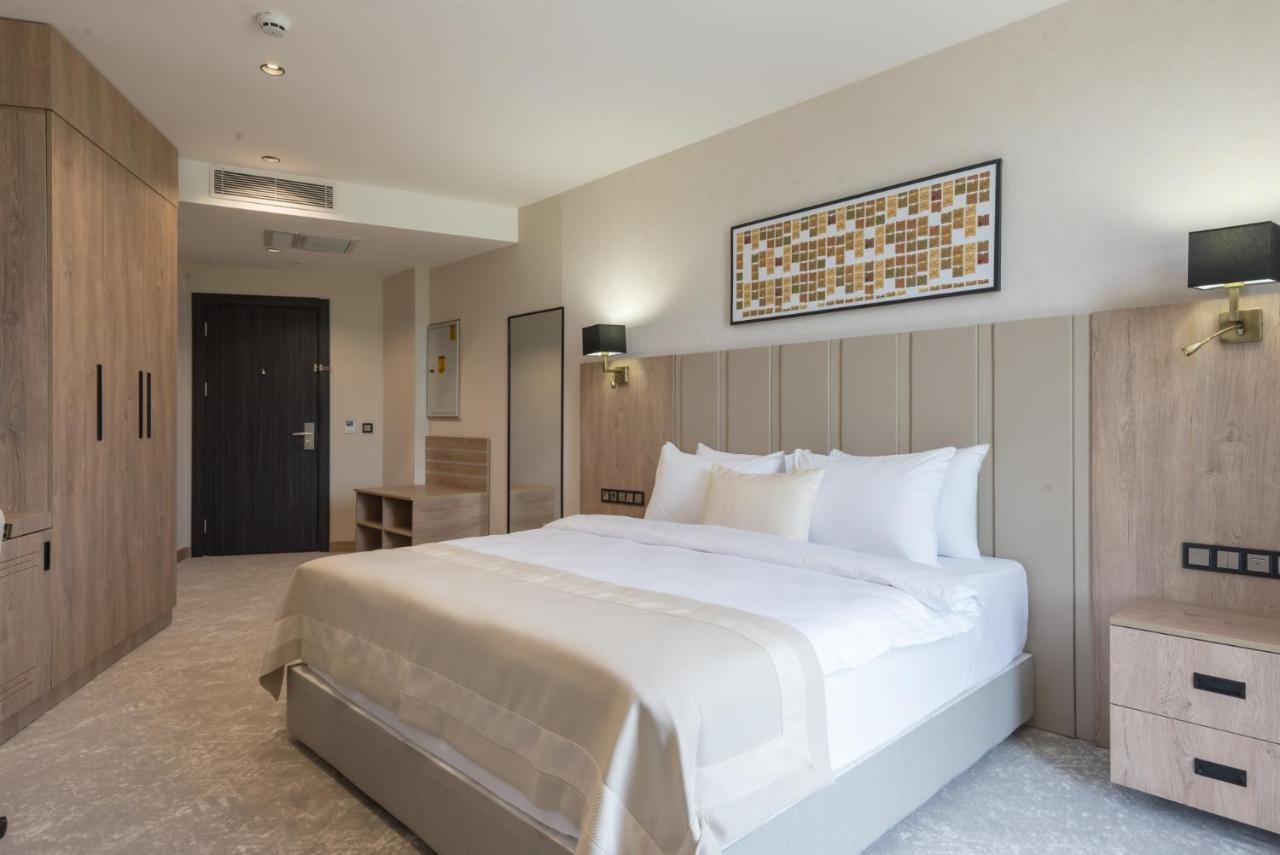 Ramada Plaza By Wyndham Batman Hotel Eksteriør billede