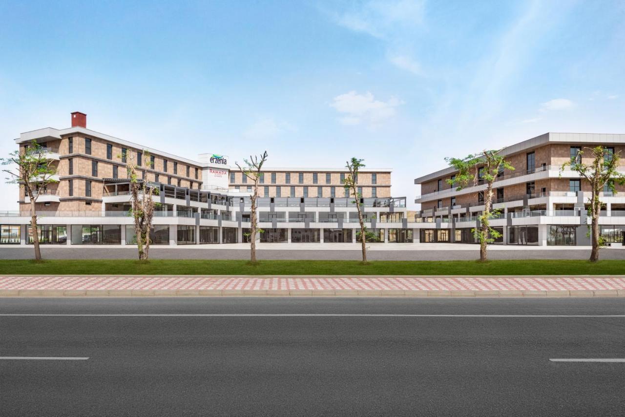 Ramada Plaza By Wyndham Batman Hotel Eksteriør billede