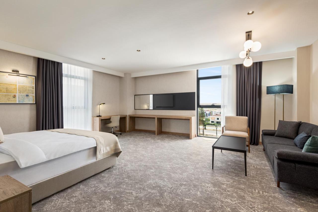 Ramada Plaza By Wyndham Batman Hotel Eksteriør billede