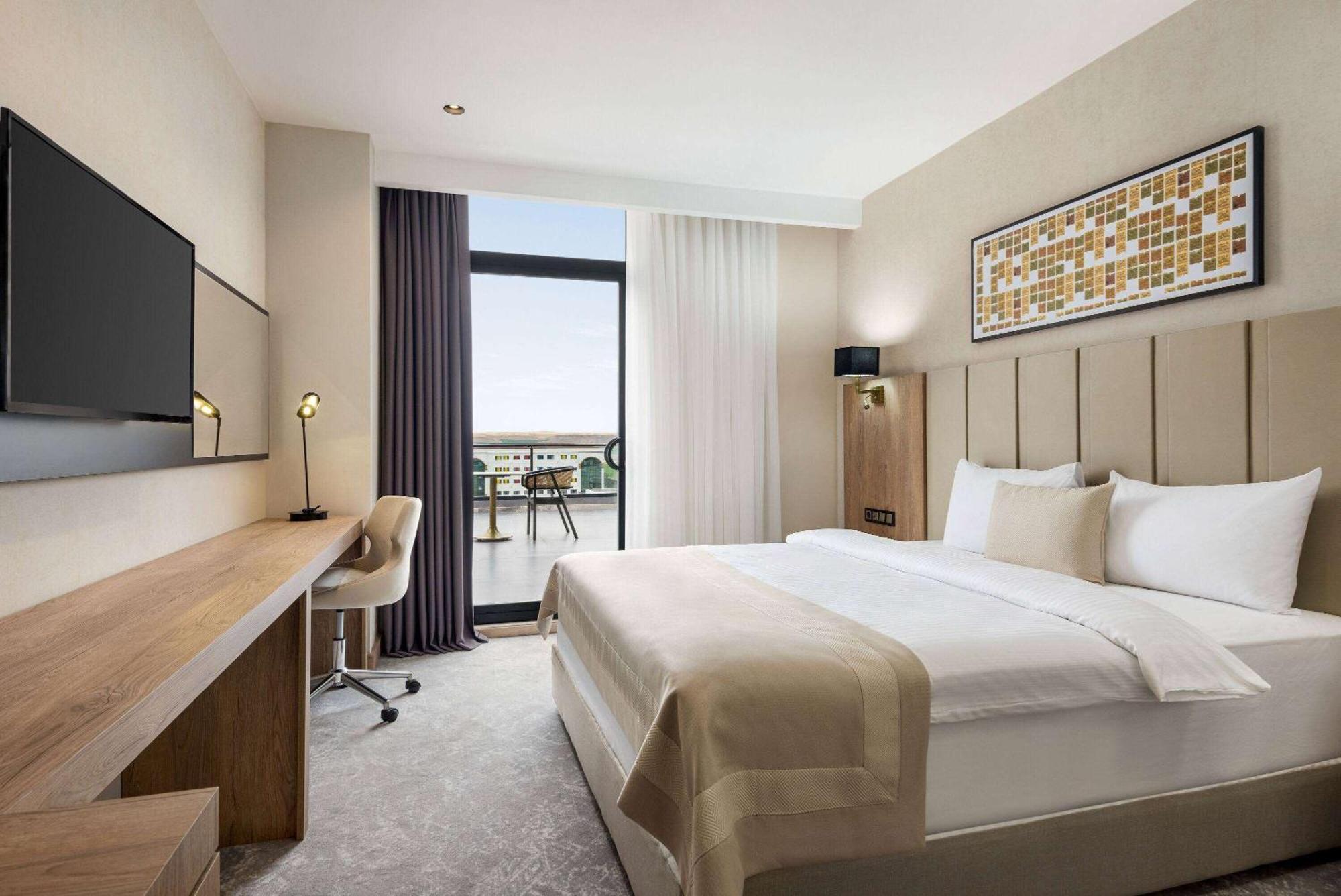 Ramada Plaza By Wyndham Batman Hotel Eksteriør billede